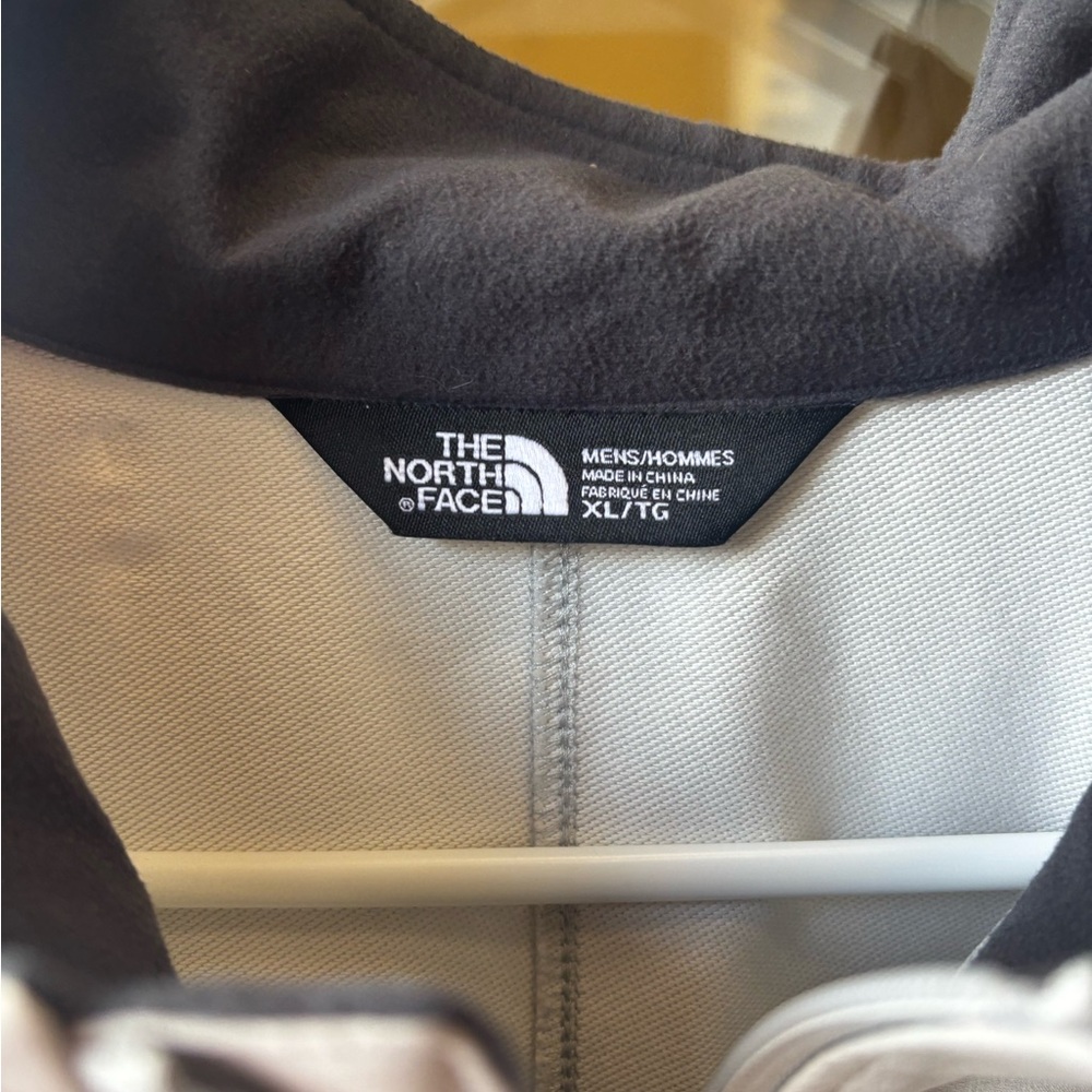 The North Face Men's Light Gray Performance Jacket - Picture 2 of 6